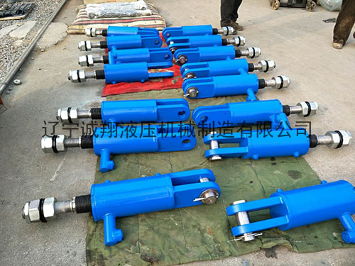 電渣(zhā)爐用升(shēng)降油缸(gang) 電渣爐(lu)用升降(jiang)油缸